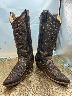 Corral women 9 butterfly inlay cowgirl boots